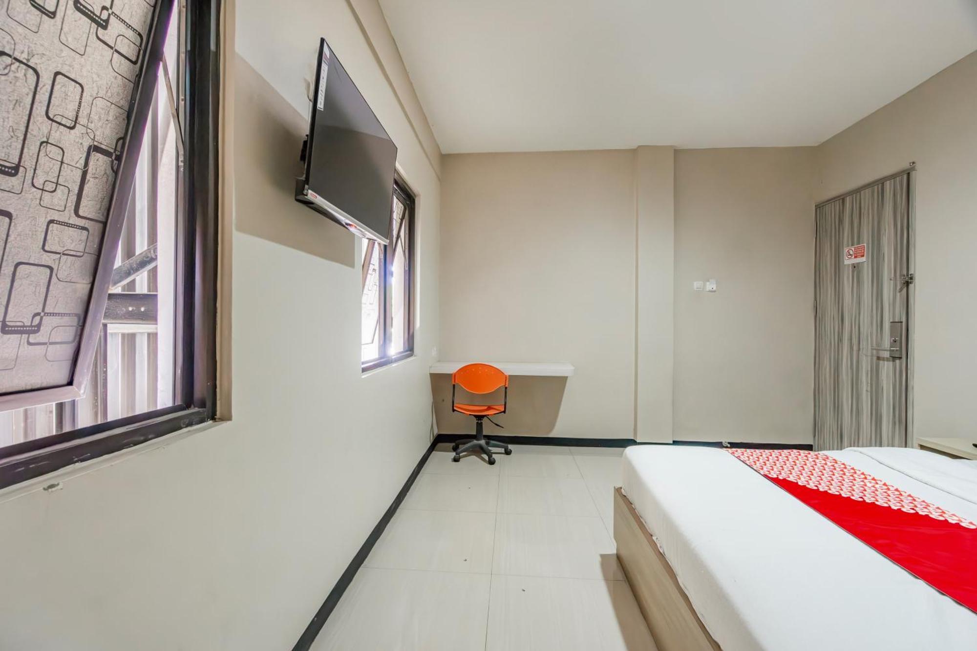 Ace Business Hotel Galaxy Surabaya Buitenkant foto