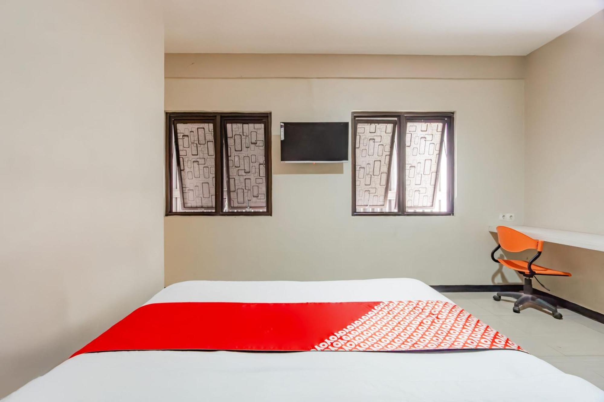 Ace Business Hotel Galaxy Surabaya Buitenkant foto