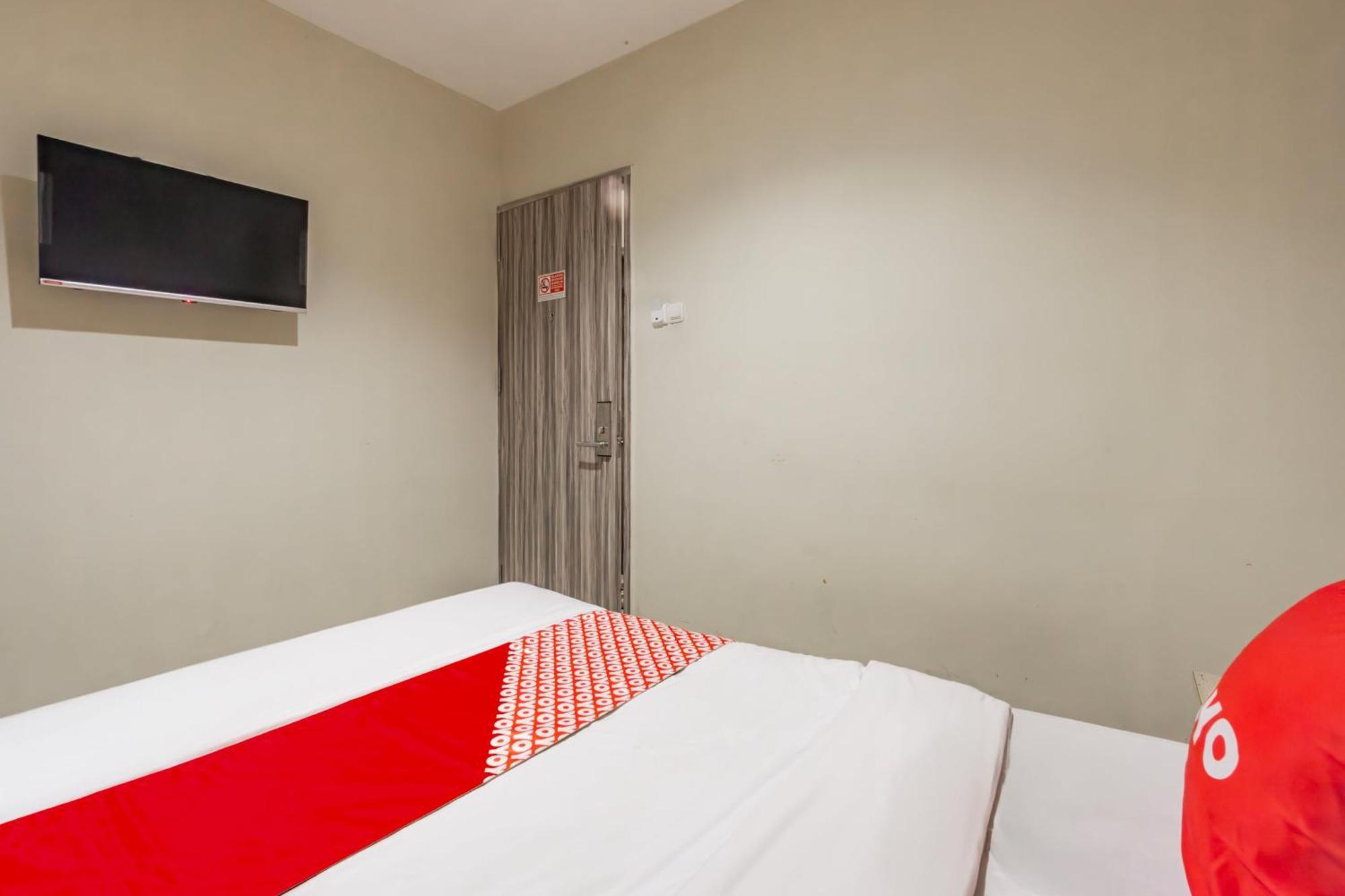 Ace Business Hotel Galaxy Surabaya Buitenkant foto