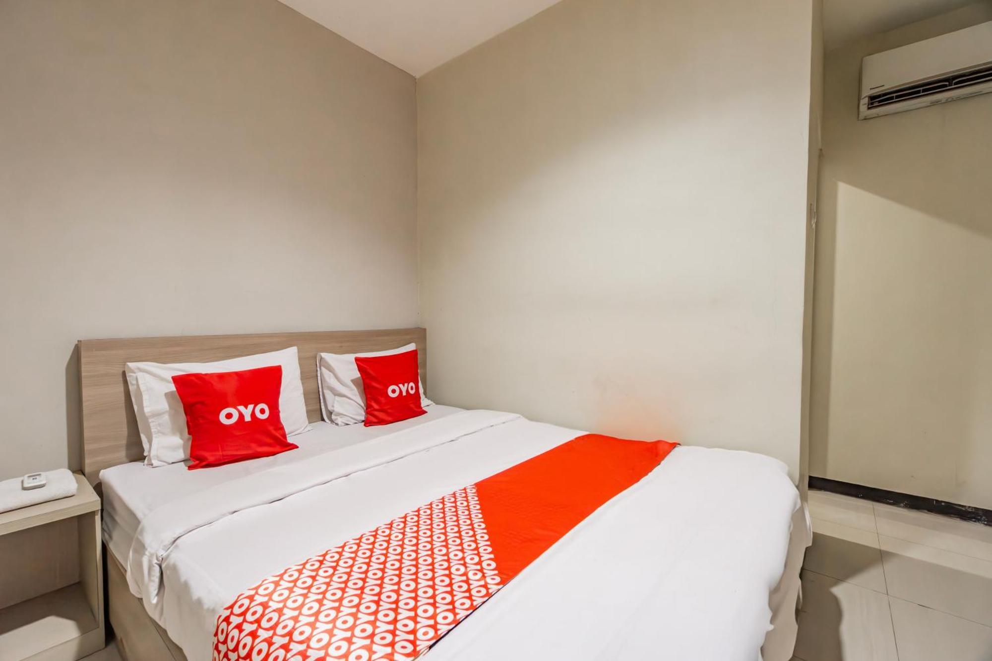 Ace Business Hotel Galaxy Surabaya Buitenkant foto